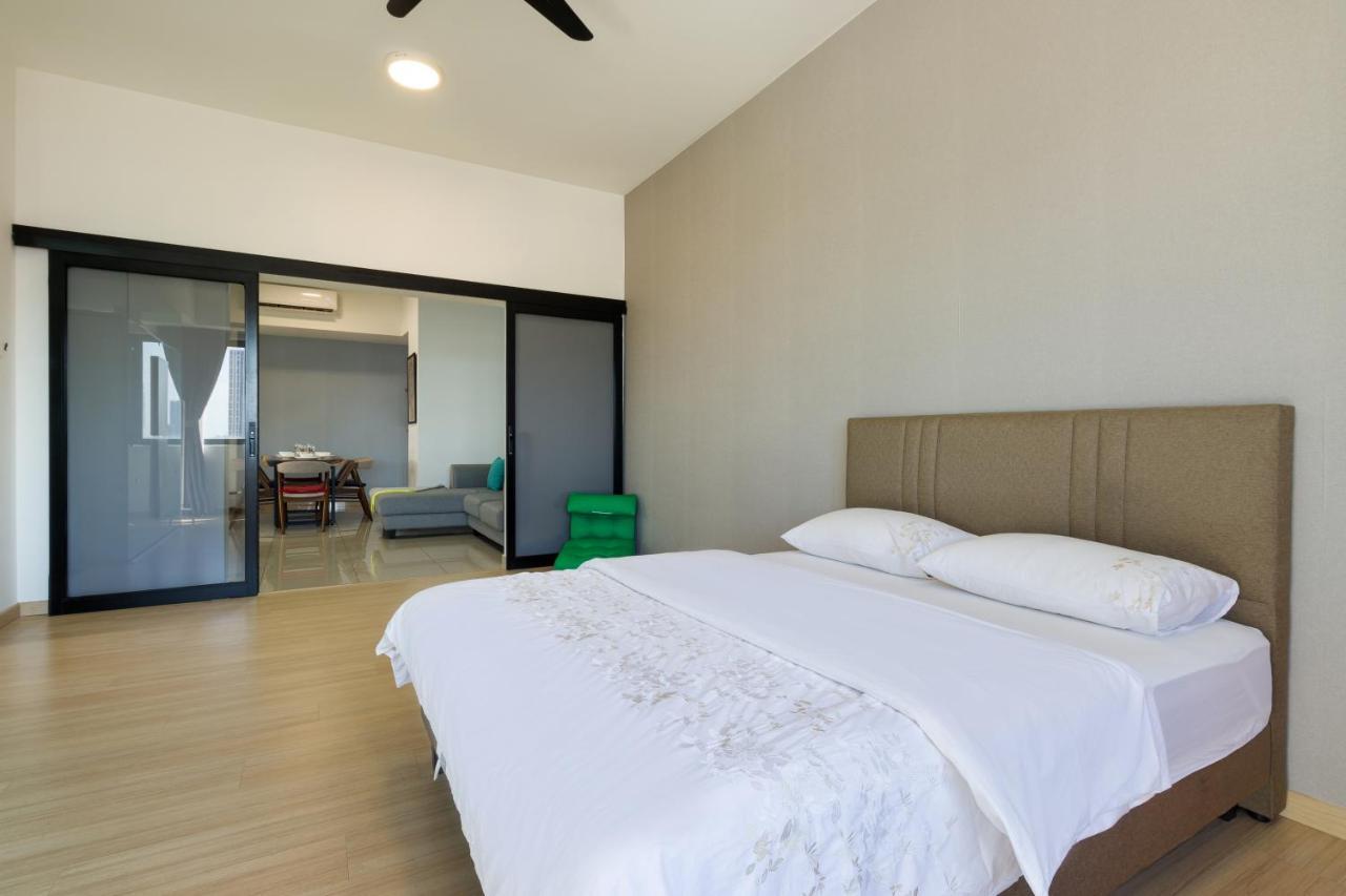 Encorp Strand Residences By Airhost Kota Damansara Exterior photo